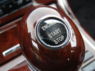 Illustration for article titled Nice Price Or Crack Pipe: 2004 Maybach 57 For $129,900?